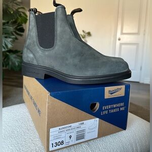 Blundstone 1308 Elastic Sided Dress Boot. AUS 9 / US men’s 10. Rustic Black.